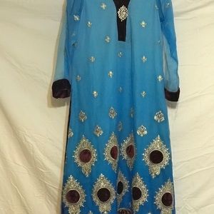 Pakistani/indian churidar suit.